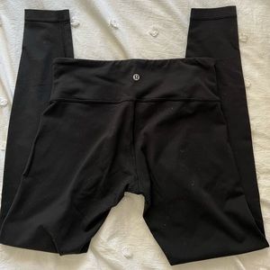 SOLD* Lululemon Wunder Under Leggings